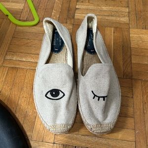 Soludos Women's Wink Embroidered Smoking Slipper Flat - size 9, lightly worn